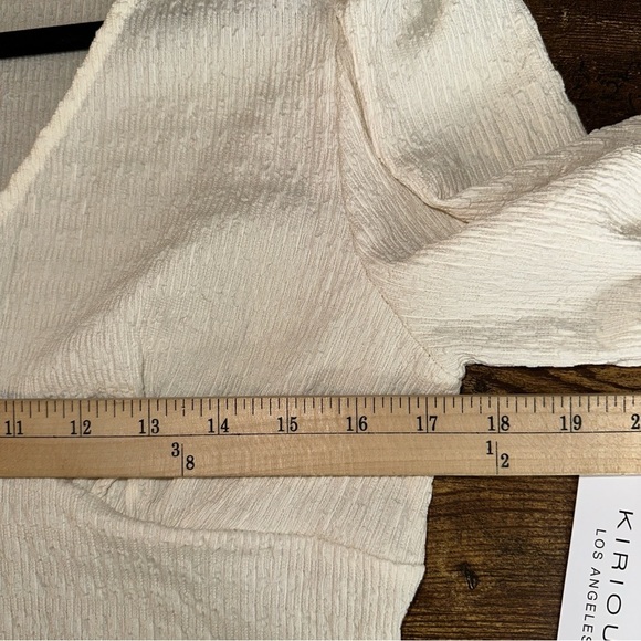 Kirious Los Angeles Top Womens Large Cream Textured Knit LS Crop Top Blouse NEW - Picture 5 of 10